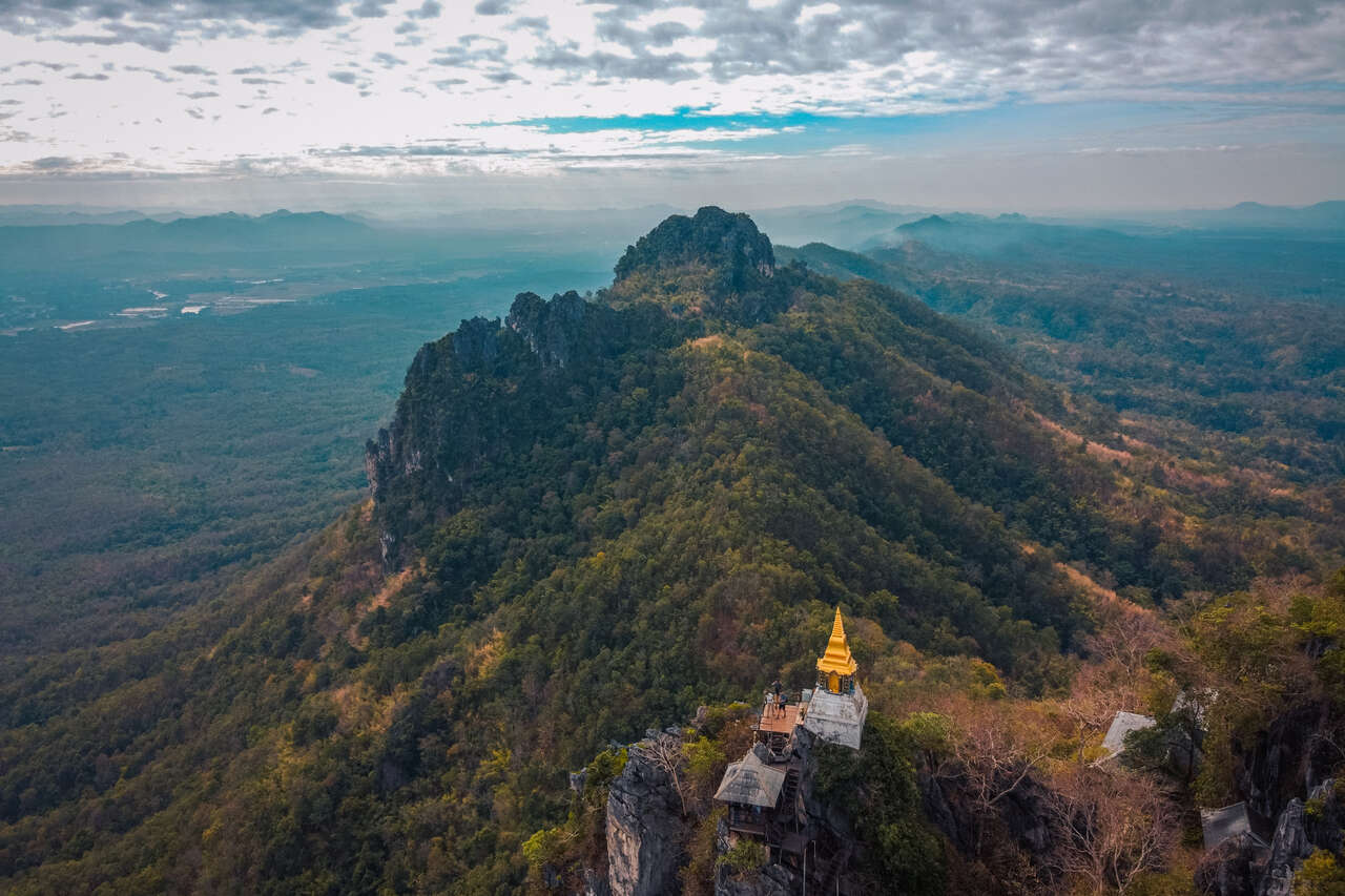 Begin your cultural exploration with Lampang’s tranquil ambiance